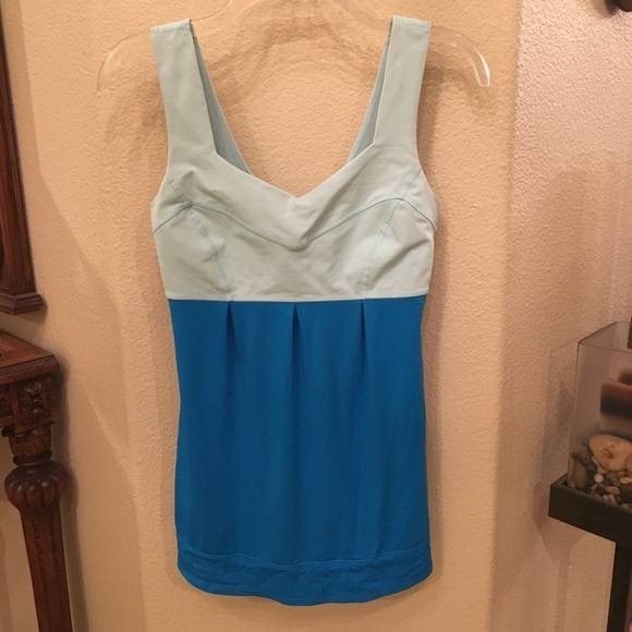 LULULEMON 2-tone Blue Tank Top Size 4 - Picture 1 of 6